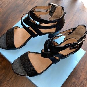 “Antonio Melani” -Black Crisscross Leather Sandals